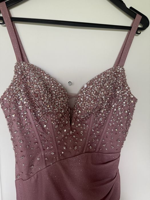 Sukienka maxi liliowa glamour