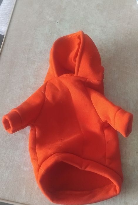 Продам кофточку для собачки.