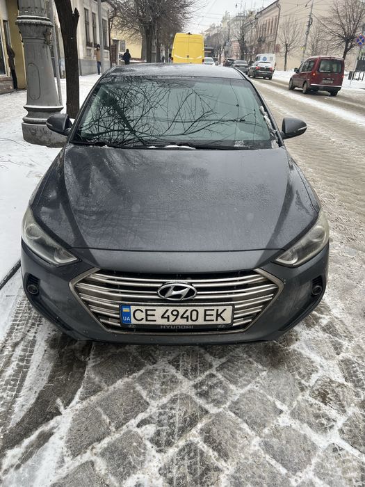 hyundai elantra 2018 року