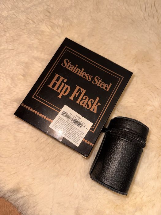 Фляга з нержавіючої сталі з стакачиками