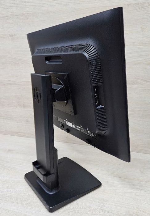 Monitor LED HP EliteDisplay E190i  19 cali