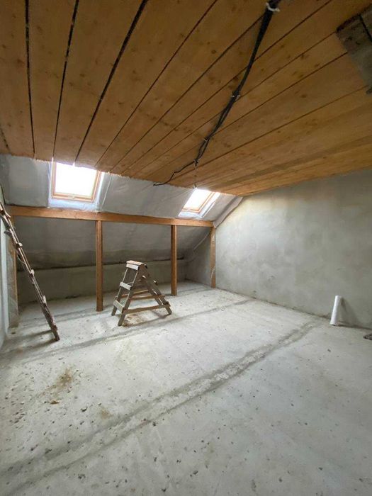 Продається будинок з зем діл в затишній місцевості готовий до ремонту