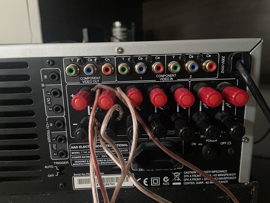 Amplituner NAD T 743