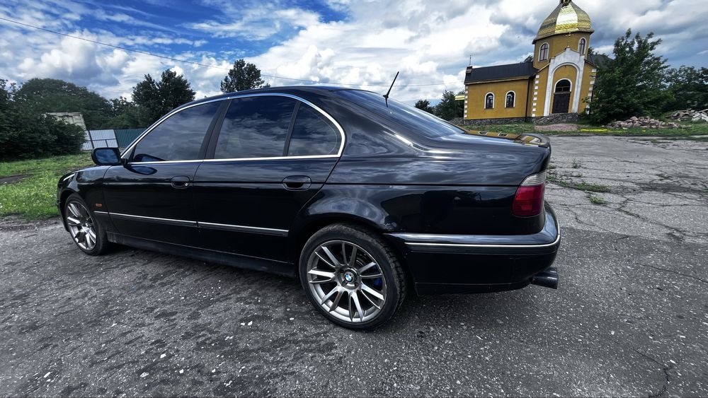 Продам BMW E39 кузові