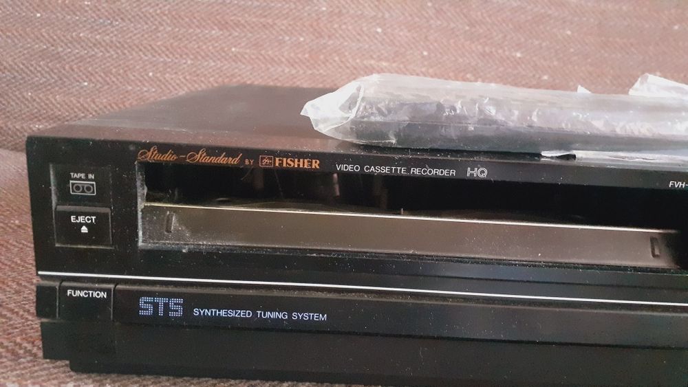 Видеомагнитофон ,