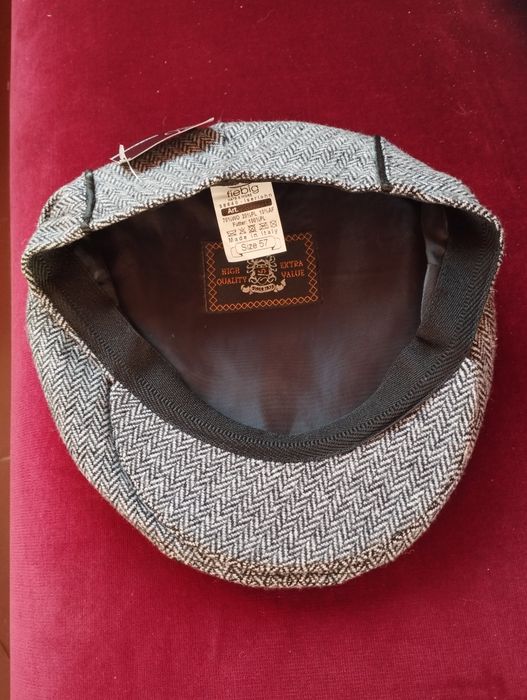 Boné de inverno, boina, chapéu. Novo.