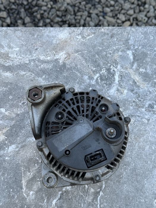 Генератор на БМВ Е39 М47 М57 2.5,3.0 Дизель Valeo  на 150 Ампер
