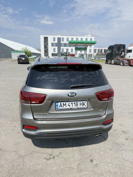 Kia sorento 2019 7 місць