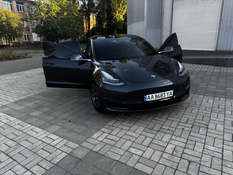 Продам TESLA 3 LONG RANGE 2018