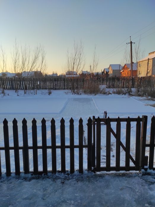 Подобово дерев'яний будинок з сауною.