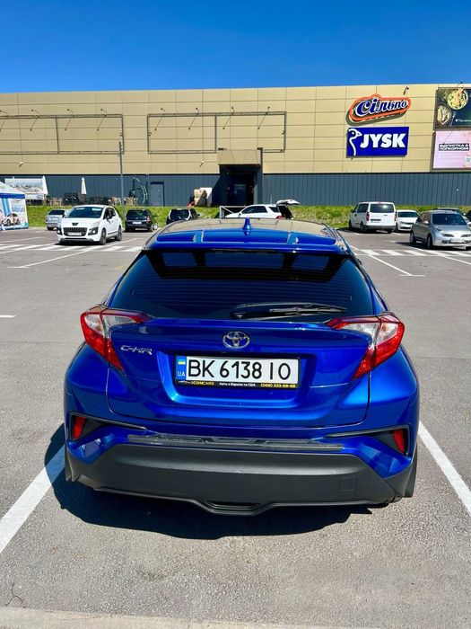 Продам авто Toyota CH-R