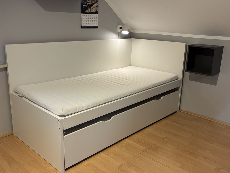 IKEA Łóżko podwójne z łóżkiem wysuwanym i materacami