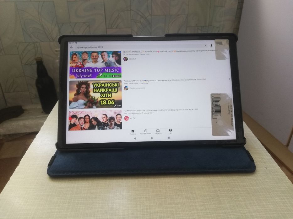 Продам робочий планшет Lenovo Tab K10 (4/64) з чохлом-підставкою