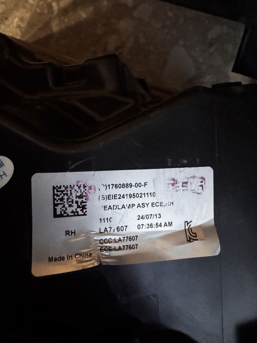 Фари на Tesla Model 3 HIGHLAND ЄВРОПА. Оригінал.