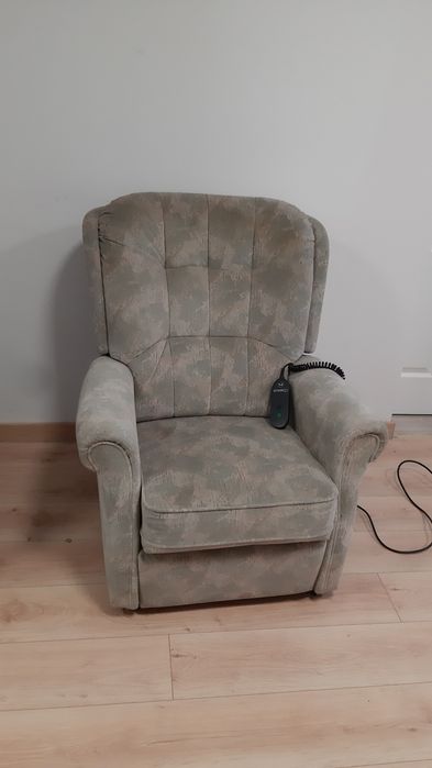 Fotel elekrtycznie rozkładany