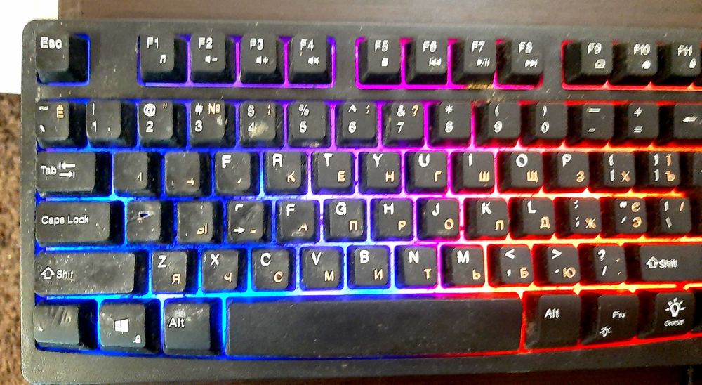 Клавіатура з підсвіткою на пк