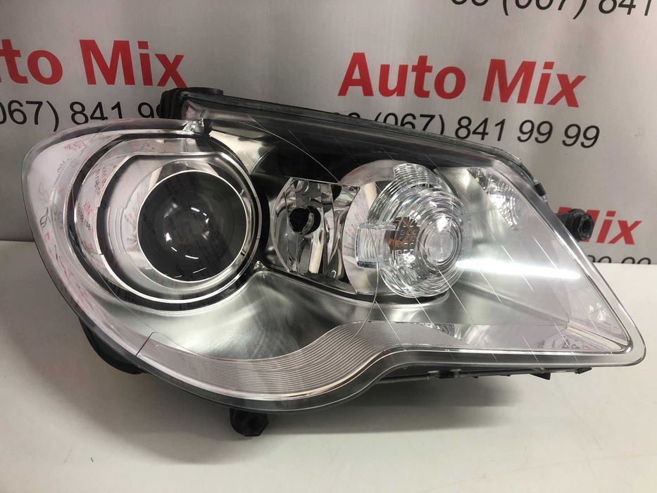 Фара Volkswagen Touran Xenon 1T1941752A