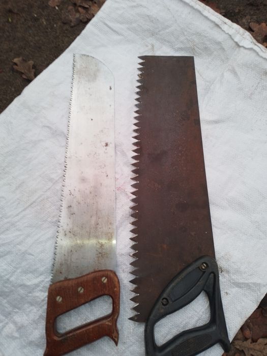 Топор,  колун , пилка,  ключ трубный ссср,  ключ газовый,  ножовка