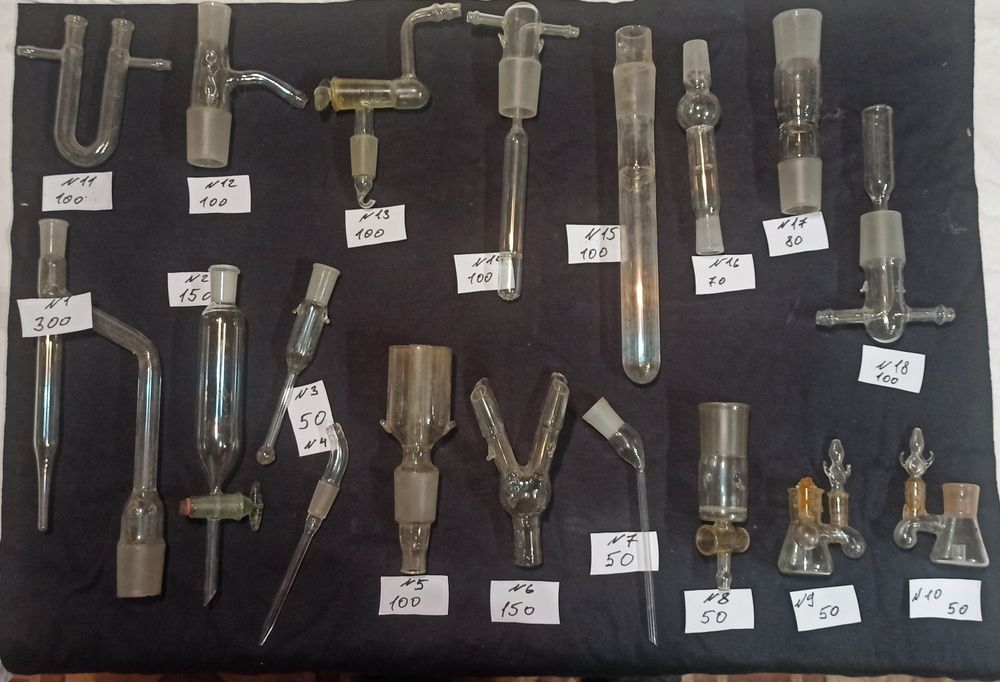 Лабораторная стекляная посуда