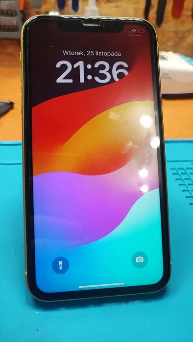 iPhone 11 sprawność baterii 72%