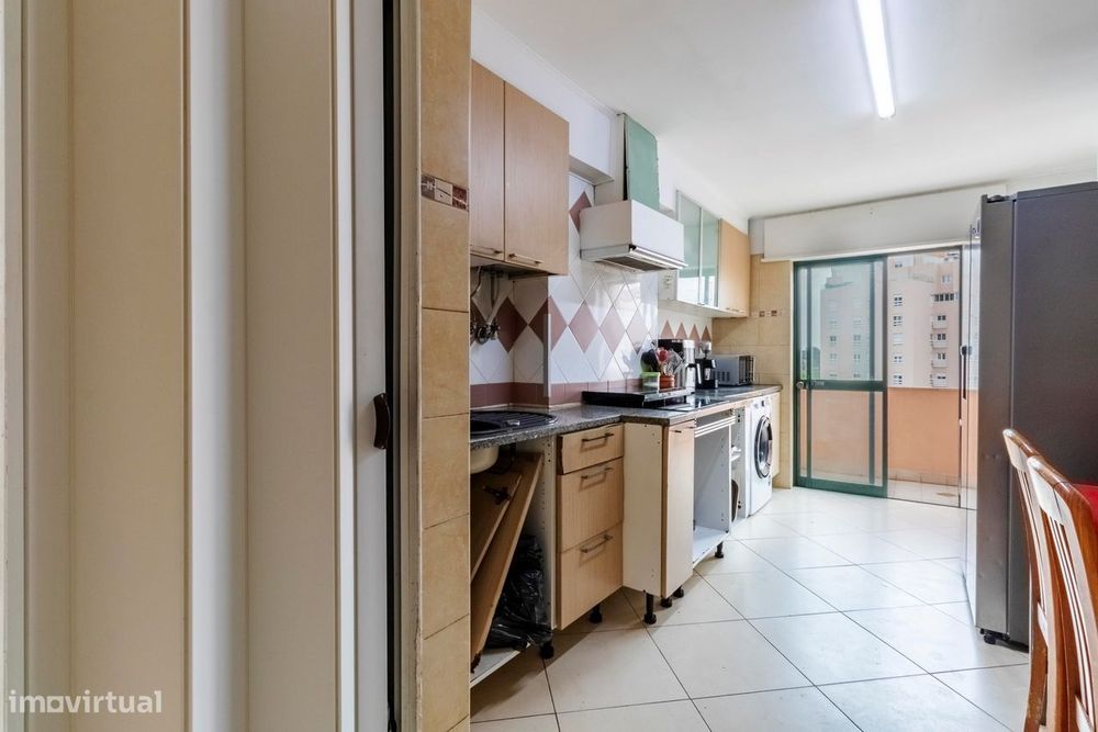 Apartamento T3 Duplex c/ Varanda e Terraço na Rinchoa, Rio de Mouro
