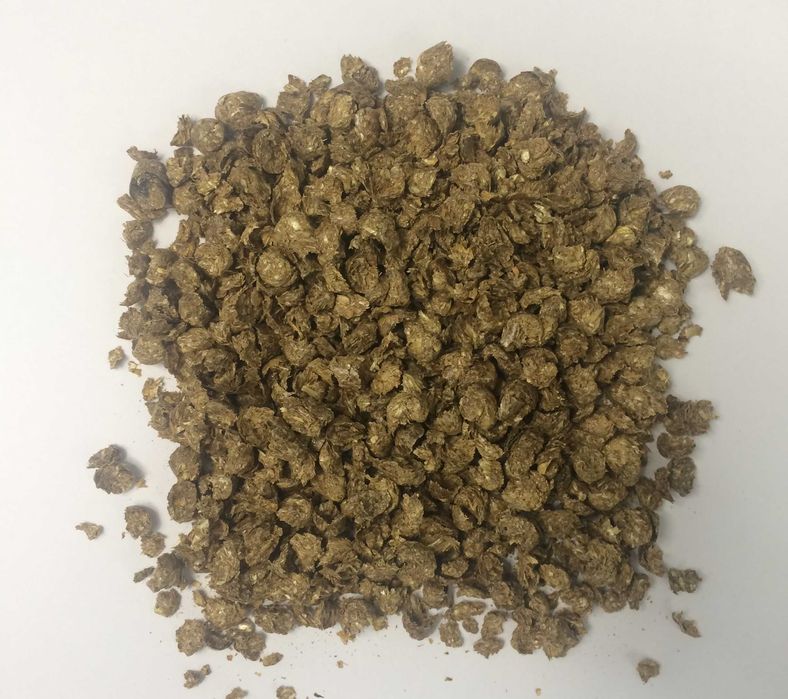 kruszony pellet ze słomy - ściółka dla drobiu