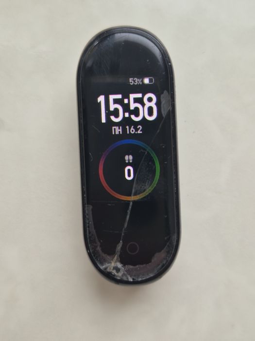 Фітнес браслет Xiaomi Mi Smart Band 4. Тріщина на склі
