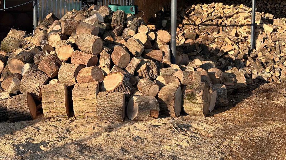 Дрова тільки дуб, акація. Тверді породи. По ціні лісгоспу.