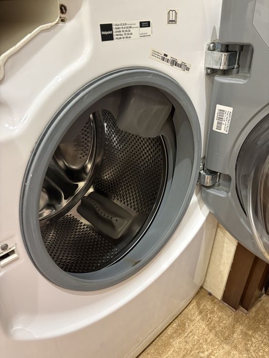 Pralko-suszarka Hotpoint Ariston Aqualtis 10/7 kg – do naprawy