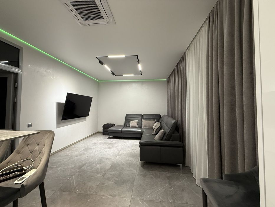 Здається чудовий 3 кімнатний Будинок на Весняному.