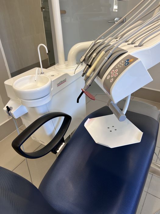 Sprzedam fotel stomatologiczny OPTIMAL 06 2022 – bardzo dobry stan