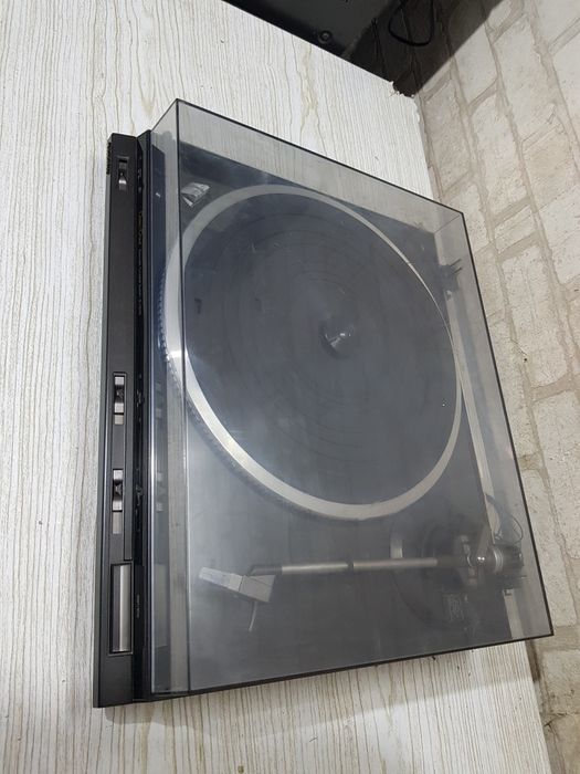 Вініловий програвач/виниловый проигрыватель Technics SL DD33 б/у