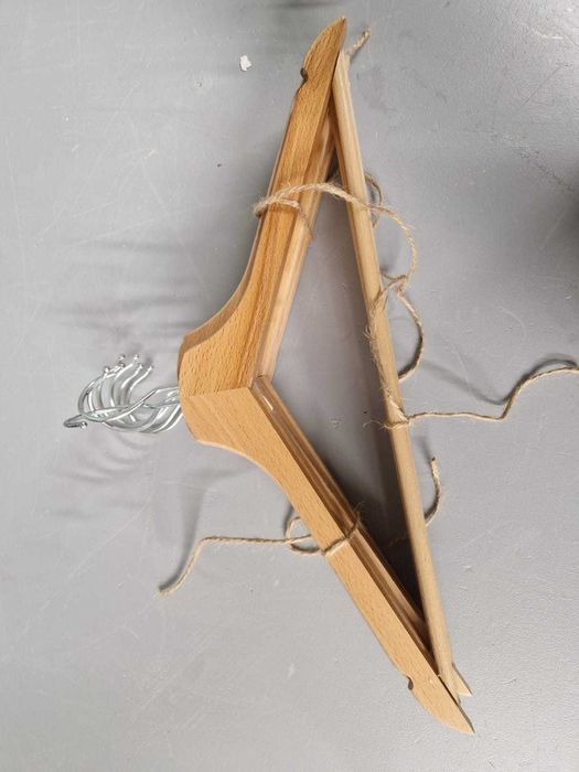 Drewniane wieszaki na ubrania