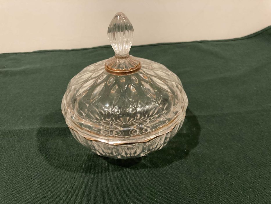 Bomboneira em cristal antiga