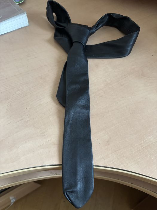Кожаный галстук Zara