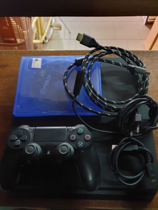 PS4 Play Station 4 Slim pad gra