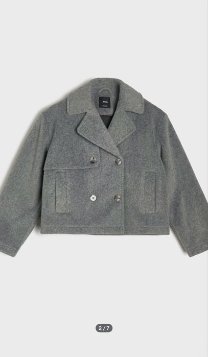 Трендове вкорочене пальто