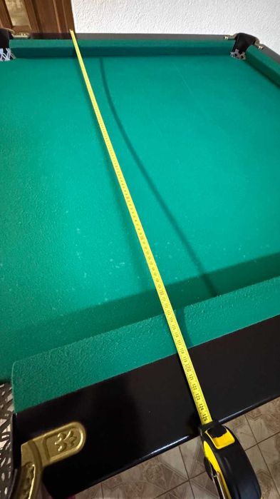 Більярдний стіл 220*120 см. З набором для гри .