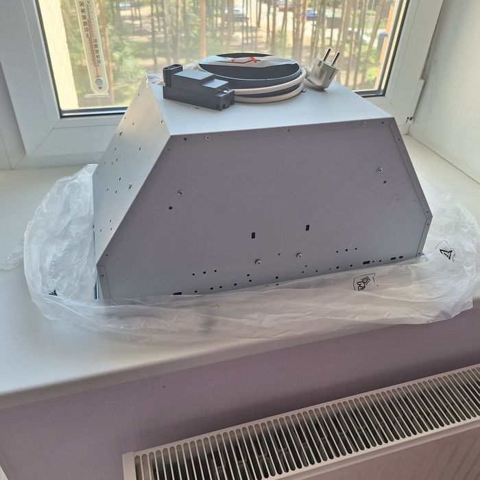 Витяжка ELECTROLUX LFG525S(нова)