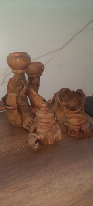 з можевелового дерева.