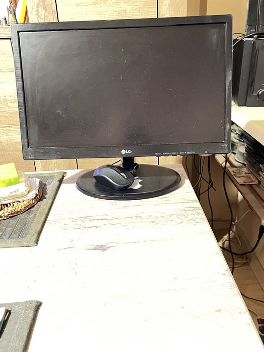 Sprzedam rzeczy do komputera.