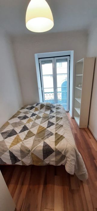Quarto casal na GRAÇA. Centro Lisboa. Entrada imediata.