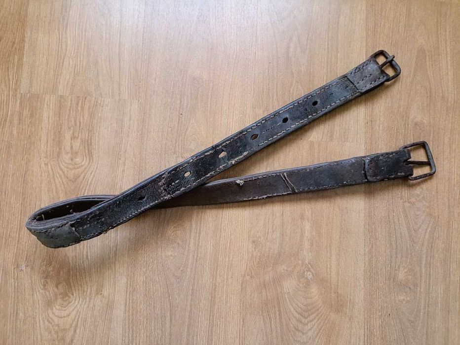 Arnês antigo em couro autêntico de equitação