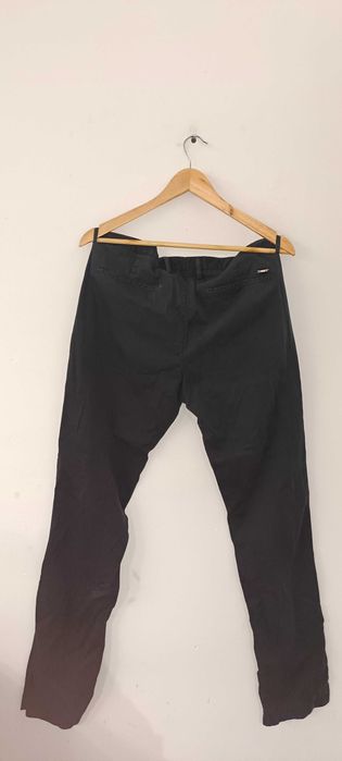 Spodnie bawełniane chinosy Slim Fit W34 (L) granatowe Hugo Boss