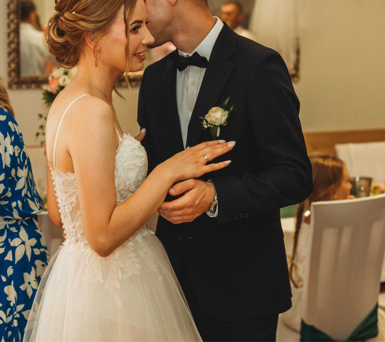 Suknia ślubna z brokatowym podszyciem S/M, kolor śmietankowy