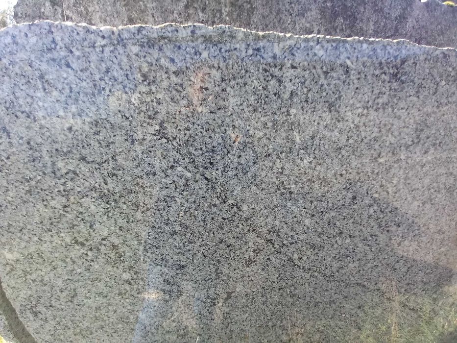 VENDE-SE Pedra serrada com e sem acabamento