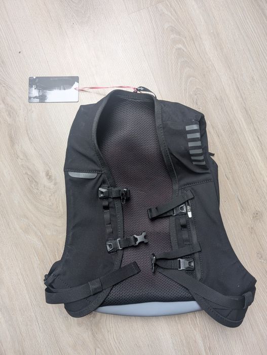 Nowy lekki plecak Rapha Pro Team 10l