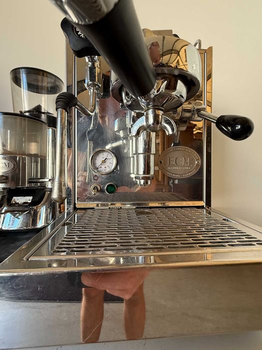 Ekspres ciśnieniowy kolbowy niemiecki ECM profesjonalny 1 grupowy