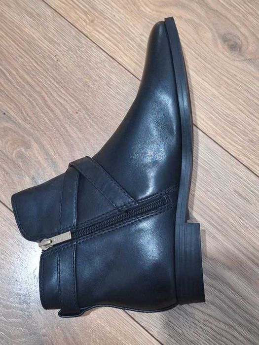 Buty GUESS rozm. 39