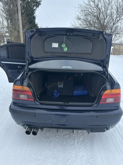 Продам бумера е39